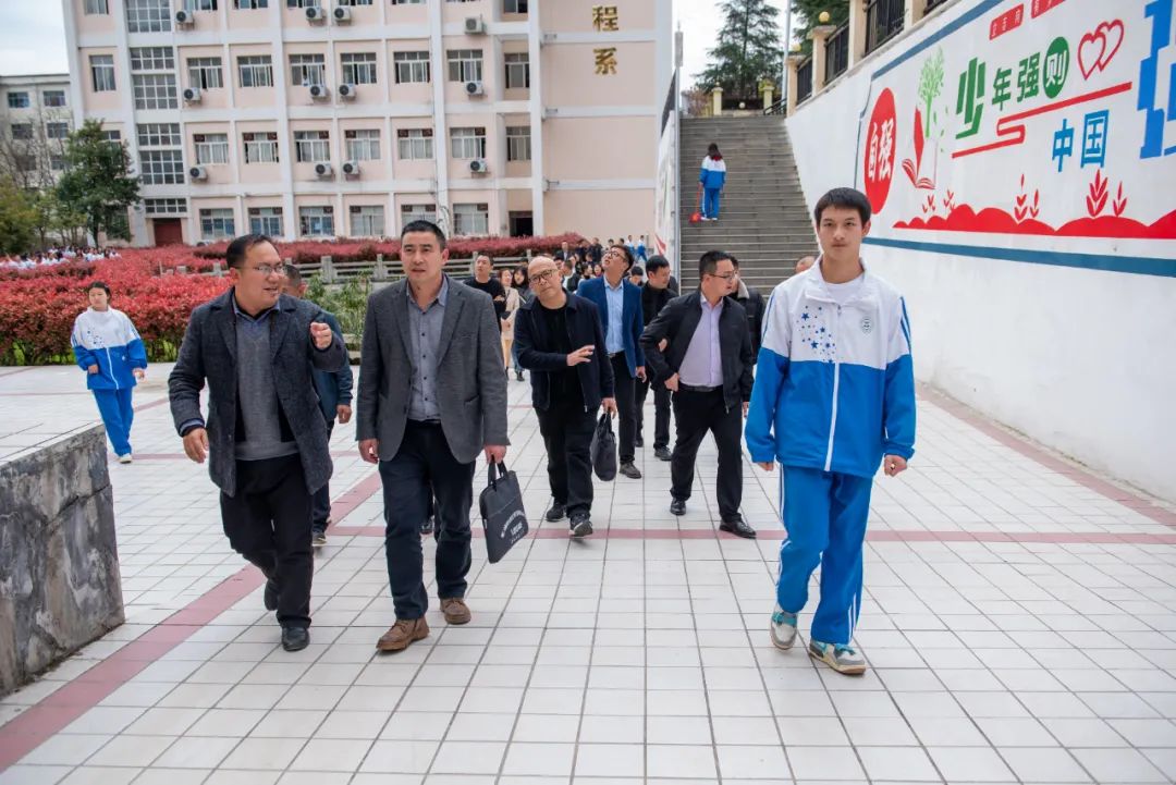 松桃中等职业学校赴思南县中等职业学校考察学习