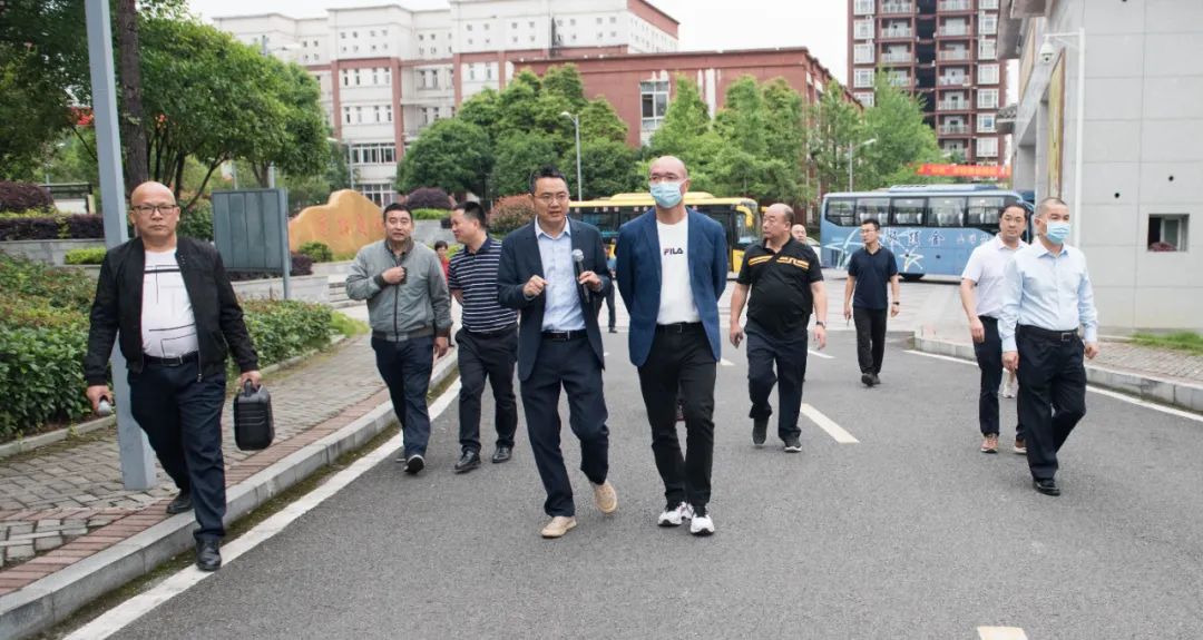 东莞市麻涌镇党委书记谭叙棉一行来校开展东西部协作结对交流调研